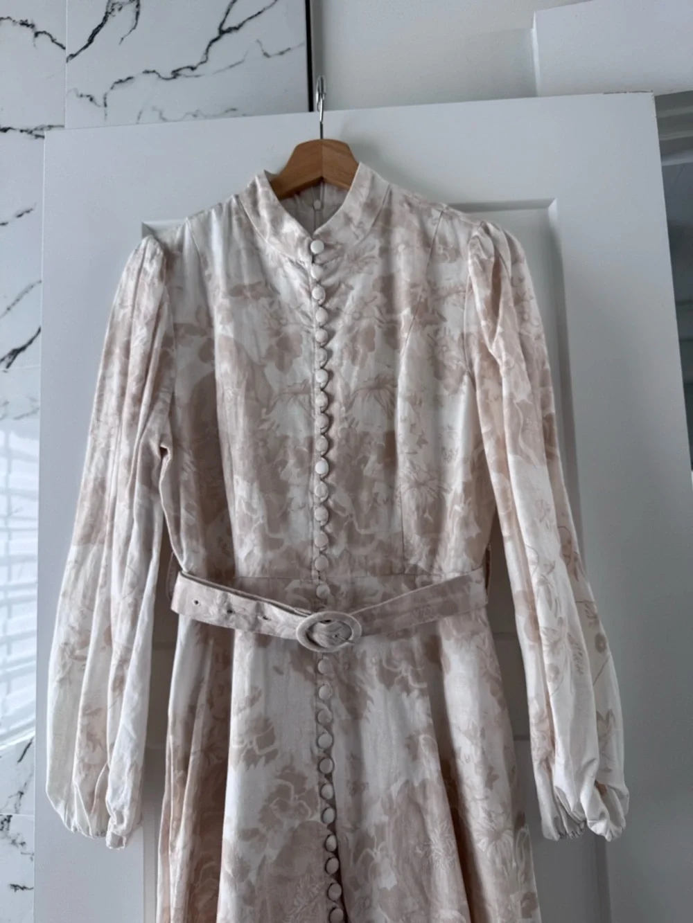 Ellie Makir Cream Floral Midi Dress with Belted Waist - Picture 2 of 8